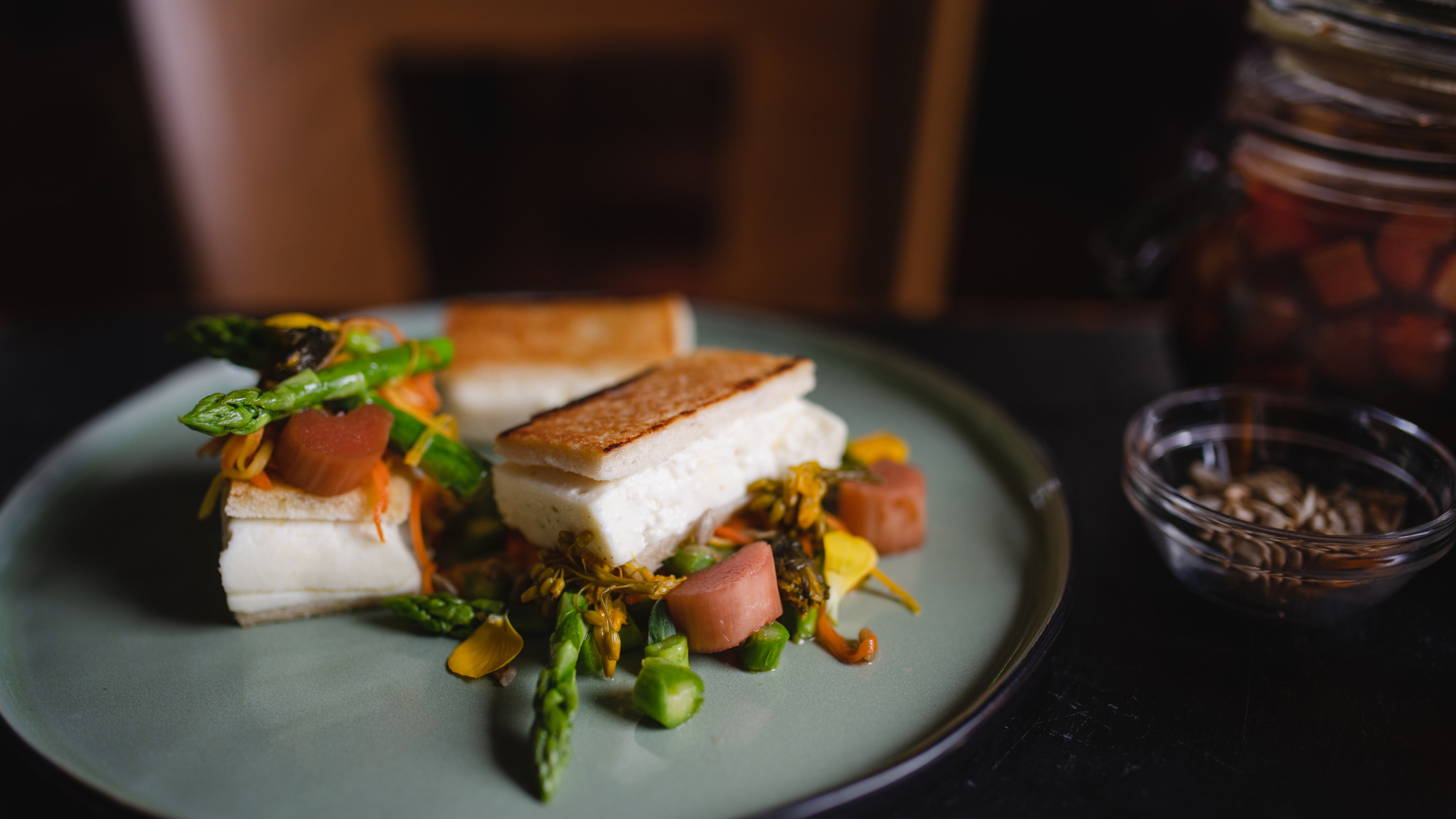 Mostviertler Schafkäse auf pikantem Gemüse